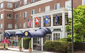 Capitol Plaza Hotel Montpelier Tapestry Collection by Hilton